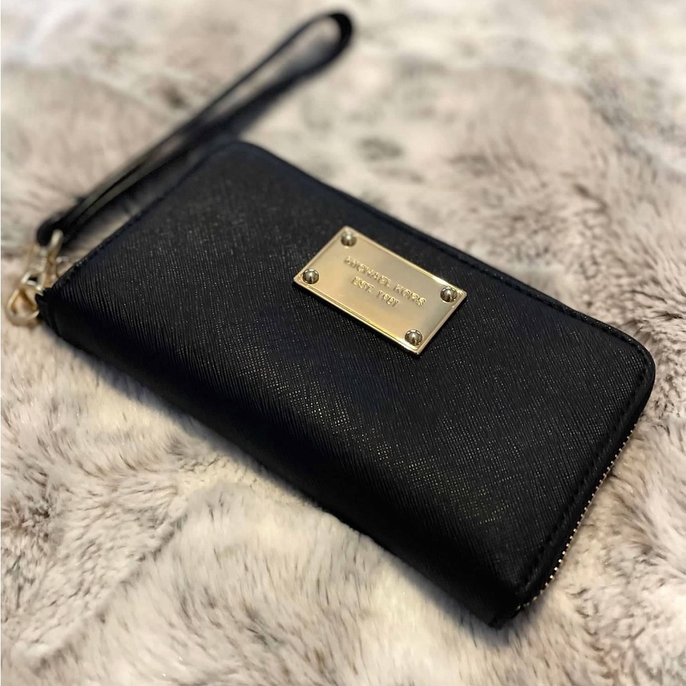 Michael Kors Wallet Wristlet, Black